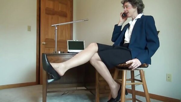 Geiler reifer Chef fickt seine vollbusige blonde Sekretärin im Büro hart frauenporno tube