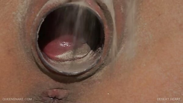 Höllenarbeit Anus und nasse Fotze von bösem Küken mit Bräunungsstreifen hd frauenporno Mariana Kriguer